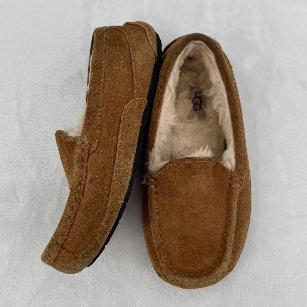 UGG Kids Ascot Suede Moccasin Slippers Chestnut Brown Sheepskin  Shoes Size 1